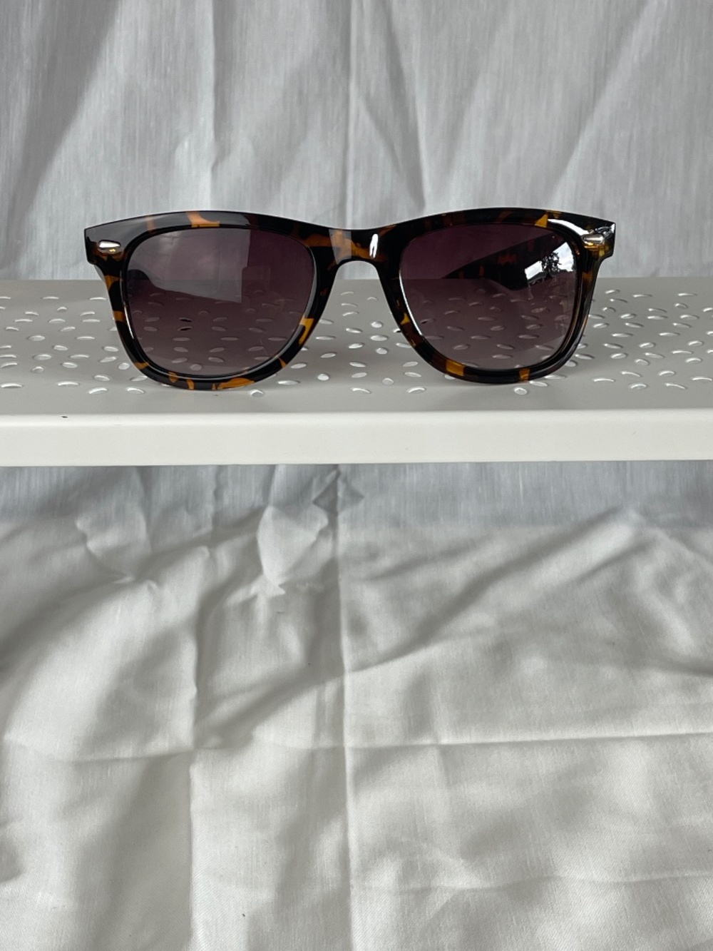 90s style Tortoiseshell sunglasses